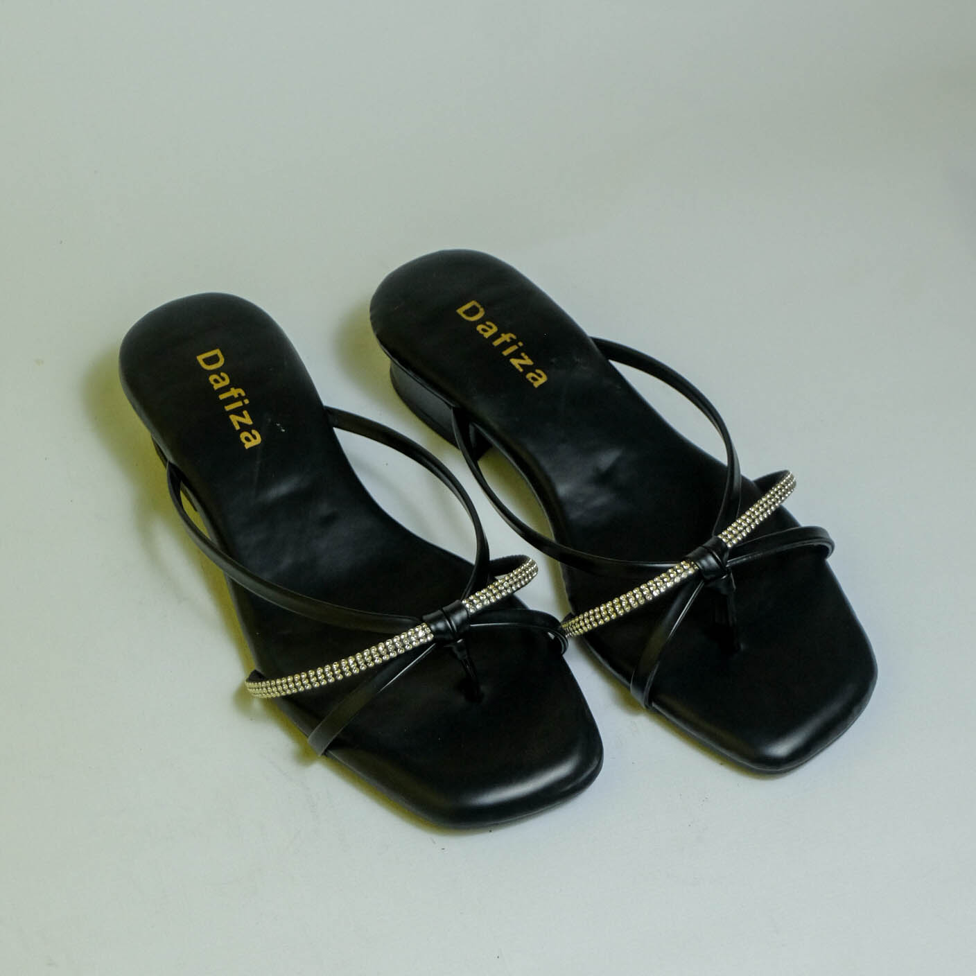 sandal dafiza hitam